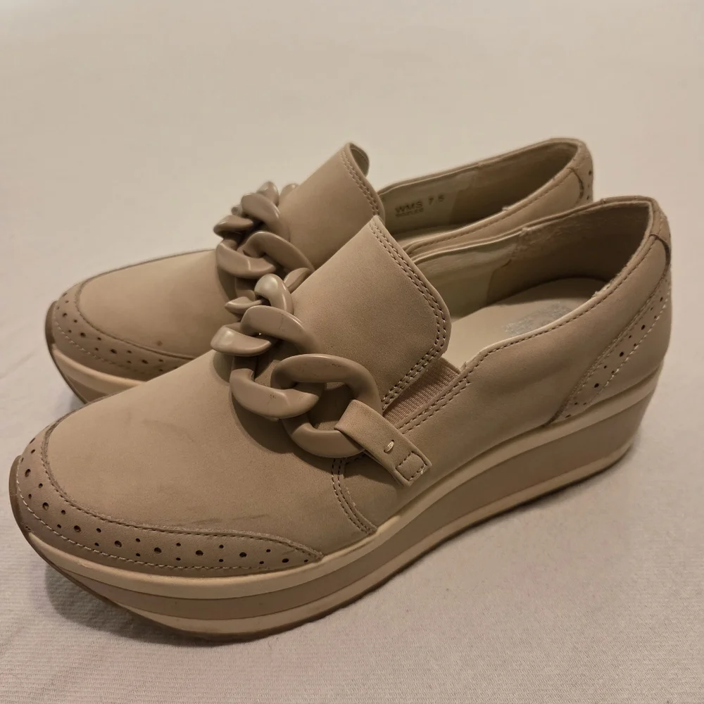 DOLCE VITA Jhenee Beige Slip-On‎ Chunky Chain Platform Sneakers Women's Size 7.5